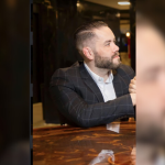 Robson Gimenes Pontes propõe um novo olhar sobre recursos humanos com foco em inovação financeira.
