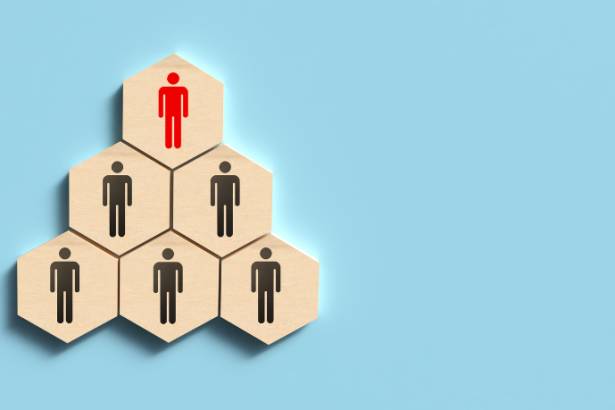 Liderança prática: Como cobrar com respeito e manter o time unido? Alfredo Moreira Filho mostra como alinhar cobrança e confiança sem perder a equipe.