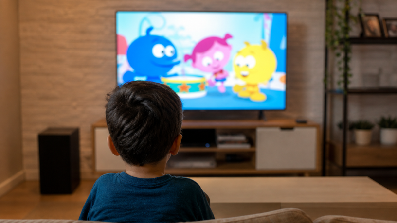 Desenhos animados e comportamento infantil: como a influência psicossocial molda o desenvolvimento das crianças